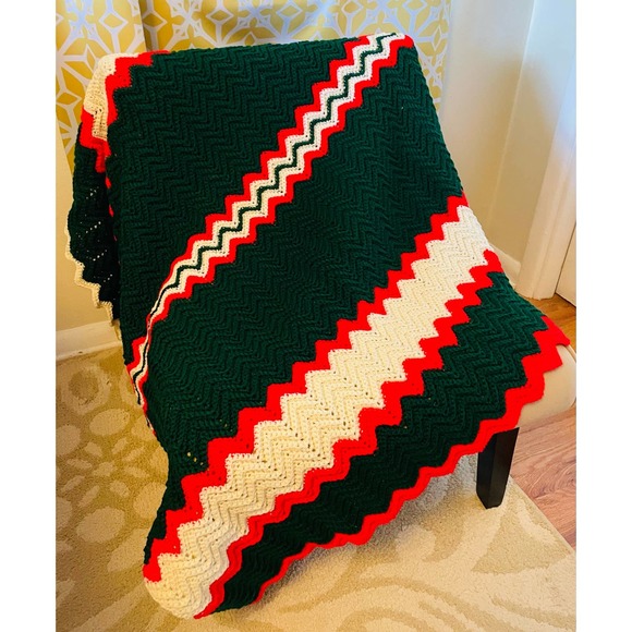 Hand Crochet Holiday Chevron Throw 48 x 58 inches - Picture 3 of 5